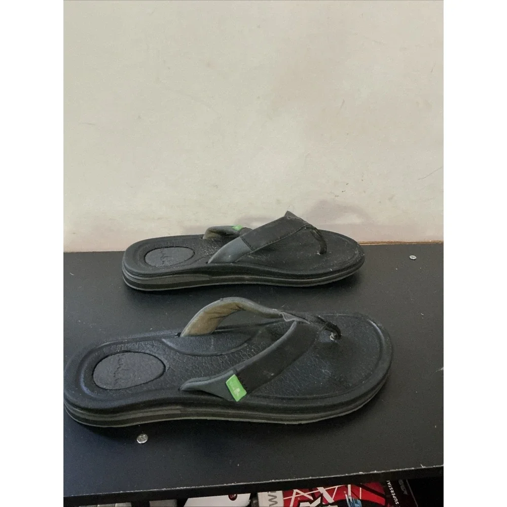 Sanuk Beer Cozy Flip Flops Mens Size 9 Black Yoga Mat Comfort Sandals 1099404